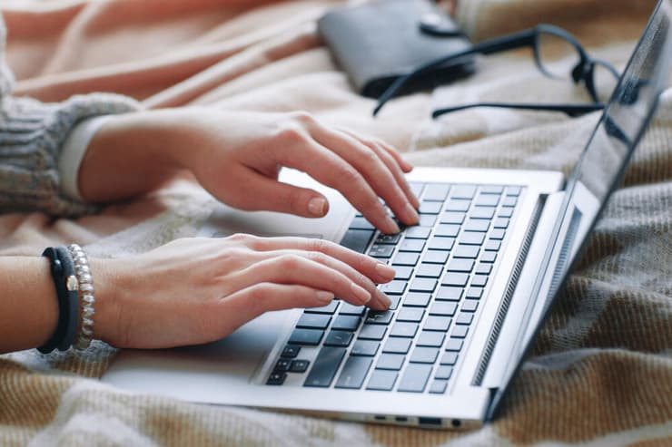קורות חיים אילוסטרציה מחשב (צילום: shutterstock) קורות חיים אילוסטרציה מחשב