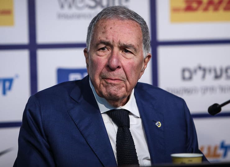 שמעון מזרחי במסיבת העיתונאים