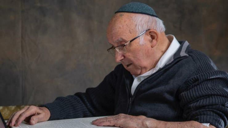 צבי איכנולד ניצול שואה מ מחנה אושוויץ