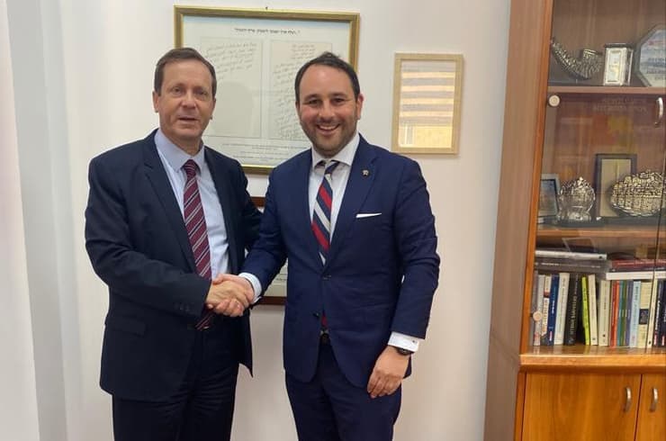 פרייליך ובוזי