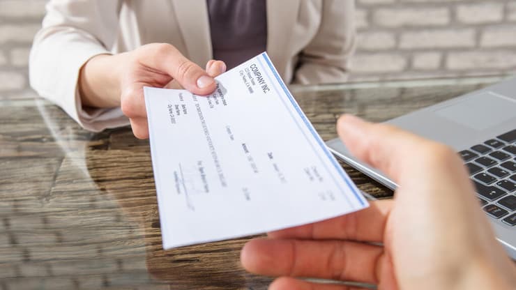 שכר עבודה (אילוסטרציה) (צילום: shutterstock) תלוש משכורת