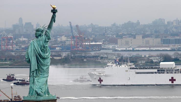 ארה"ב ניו יורק פסל החירות נגיף קורונה בית חולים שדה שהוקם ב ספינה 