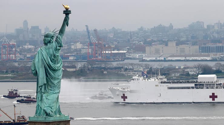 ארה"ב ניו יורק פסל החירות נגיף קורונה בית חולים שדה שהוקם ב ספינה 