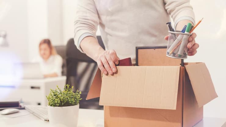 עובד מפוטר (אילוסטרציה) (צילום: shutterstock) עובד מפוטר (אילוסטרציה)