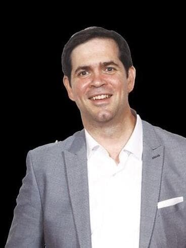 עו"ד צביקה גלזר