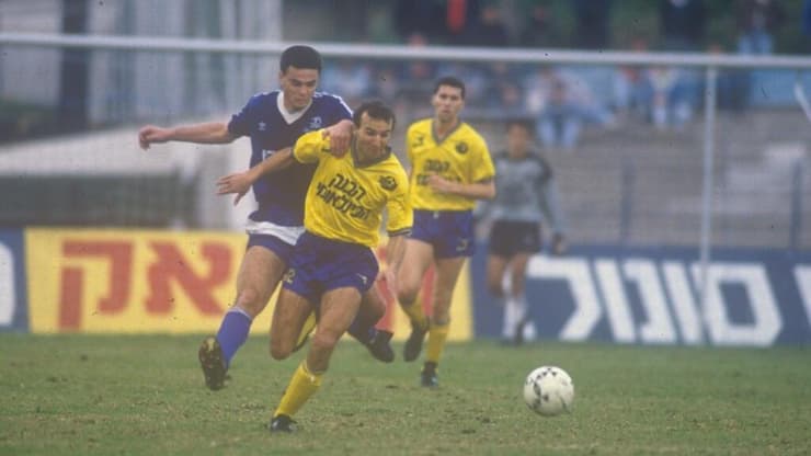 אבי כהן במדי מכבי ת"א