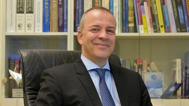 פרופ' גיל זלצמן. "בתקופת מלחמה יש ירידה במספר ההתאבדויות" (צילום: דוברות בית חולים גהה) פרופ' גיל זלצמן. "בתקופת מלחמה יש ירידה במספר ההתאבדויות"