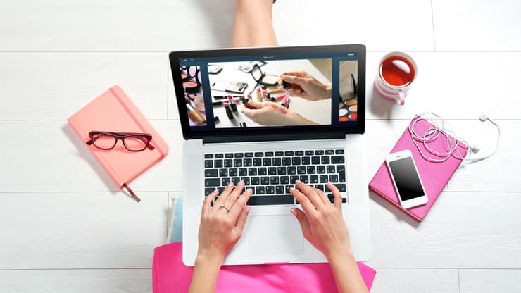 האתגר המרכזי הוא כבר לא בהשגת עבודה, אלא בניהול הכסף שנכנס ממנה (צילום: Shutterstock) לאשה תוכן שיווקי