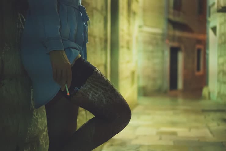 "הרופא אמר שאני עלולה למות. נבהלתי, אני מאוד מפחדת מהמוות" (צילום: Shutterstock) זנות