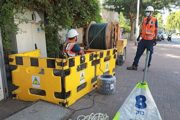 עבודות הנחת סיבים אופטיים