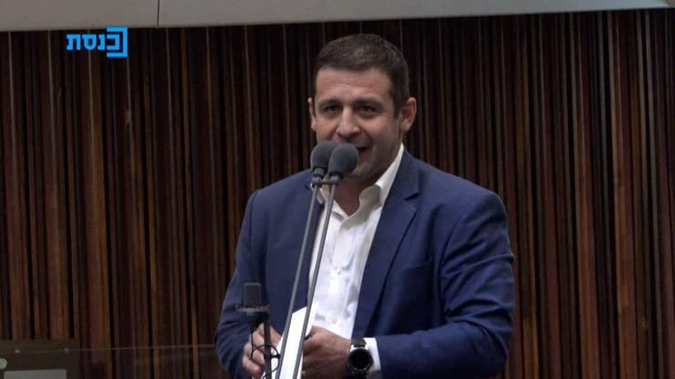 ח"כ קושניר במליאה (צילום: ערוץ כנסת ) אלכס קושניר