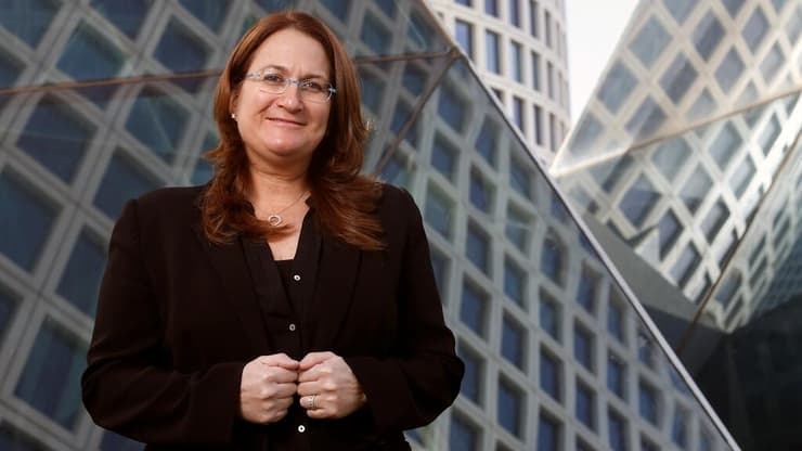 דנה עזריאלי