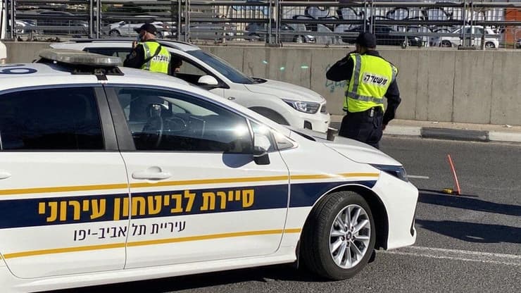 מחסום משטרתי באזור חוף דולפינריום