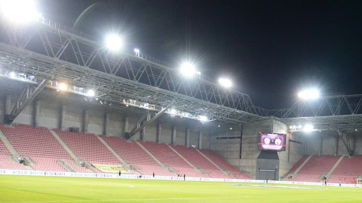 אצטדיון טוטו-טרנר