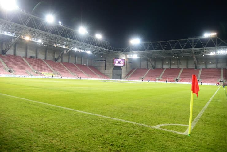 אצטדיון טוטו-טרנר