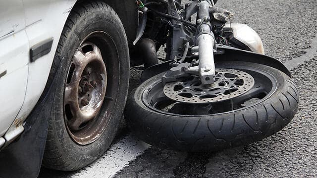 אופנוע קטנוע תאונה תאונת דרכים אילוס אילוסטרציה
