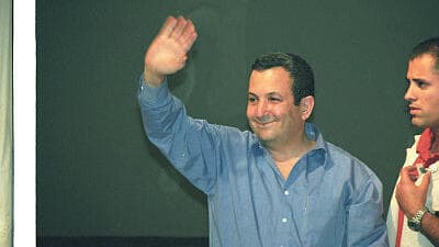אהוד ברק. כיהן כראש ממשלה במשך שנה ושמונה חודשים (צילום: דוד רובינגר) ברק בחגיגות הניצחון המוקדמות במטה העבודה