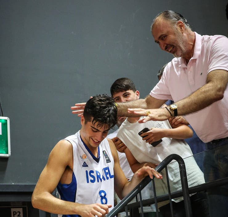 דני אבדיה עם אביו זופר