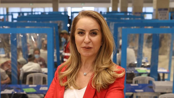 "חשש לתלות בגורמים פוליטיים". עדס (צילום: אלכס קולומויסקי ) אורלי עדס