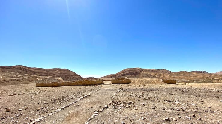 שרידי דרך הבשמים הסלולה המובילה אל מצד סהרונים