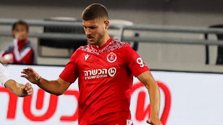 עומר פדידה מול שי אייזן (צילום: ראובן שוורץ) עומר פדידה מול שי אייזן