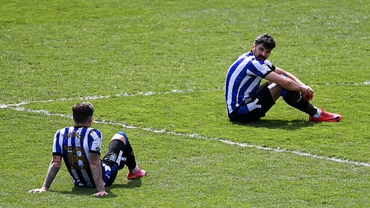 שחקני שפילד וונסדיי מאוכזבים (צילום: getty images) שחקני שפילד וונסדיי מאוכזבים