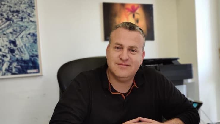 עו"ד אלעזר במברגר (צילום: משרד הבינוי והשיכון) עו"ד אלעזר במברגר מנהל הרשות הממשלתית להתחדשות עירונית