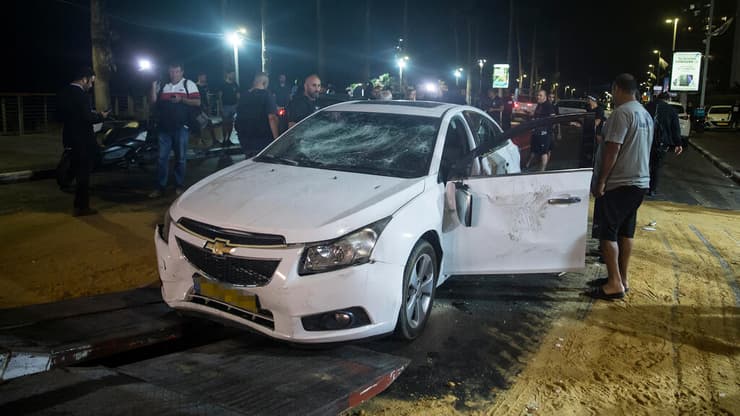 הרכב של מוסא - הוצא ממנו בכוח (צילום: gettyimages) הרכב בבת ים