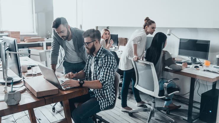 עובדים משרד