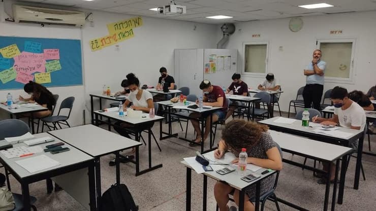 ארכיון. בחינת בגרות (צילום: משרד החינוך ) בחינת בגרות בגן יבנה