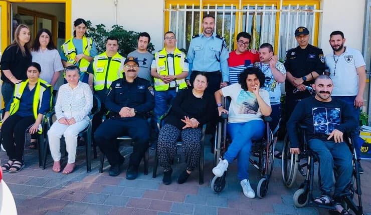 שוטרי תחנת מוריה ומקבלי השירות ממערך הדיור של אלווין בירושלים