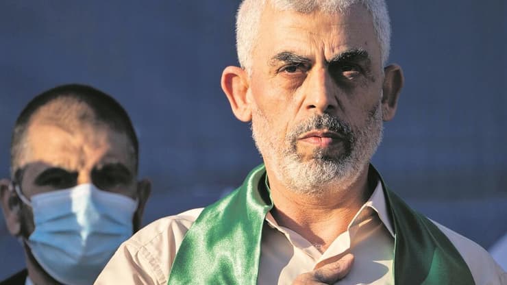 מנהיג חמאס בעזה סינוואר. החזיר לתודעה את סוגיית השבויים (צילום: AP) יחיא סינוואר