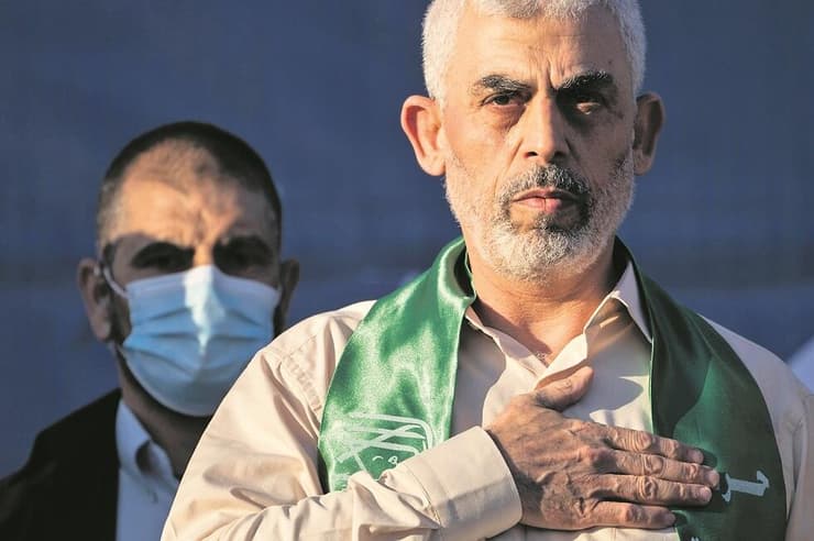 מנהיג חמאס בעזה יחיא סינוואר. פרסום אות החיים בלי דרישת תמורה מעיד על נואשות מצד הארגון? (צילום: AP) יחיא סינוואר