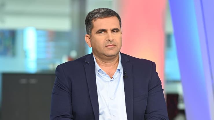 לוי פקוד לציונות הדתית, ומיודד עם השר אופיר סופר (צילום: הדר יואביאן) אופיר סופר
