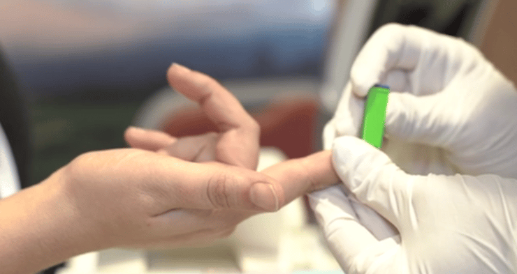 בדיקת דם לזיהוי גורמי סיכון. (צילום מסך) בדיקת דם מתקדמת לזיהוי גורמי סיכון נוספים