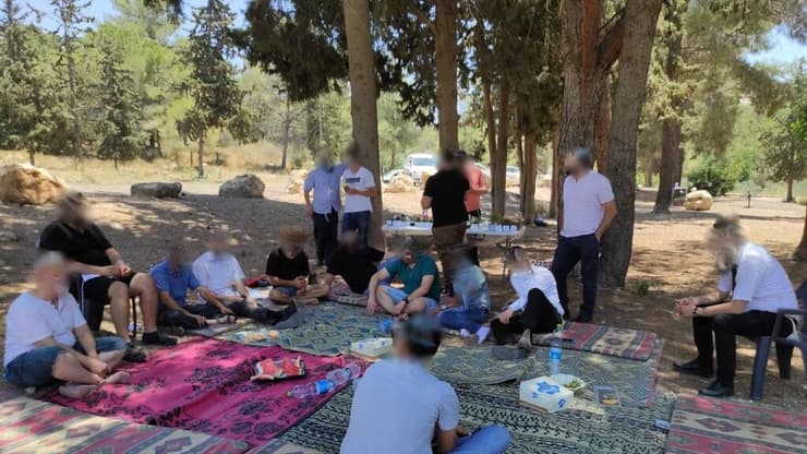 מעגל גברים. מלמדים גברים להקשיב במקום לרוץ ולתת עצות (צילום: אחיקם אלירז) מעגל גברים