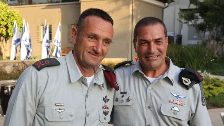 זמיר והלוי. אחד רמטכ"ל, אחד מנכ"ל משרד הביטחון (צילום: מוטי קמחי ) אייל זמיר והרצי הלוי
