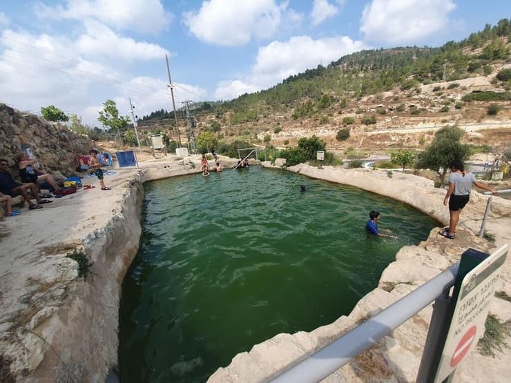 מעיין עין חניה