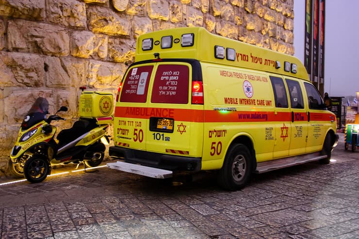 אילוסטרציה (צילום: shutterstock) אמבולנס