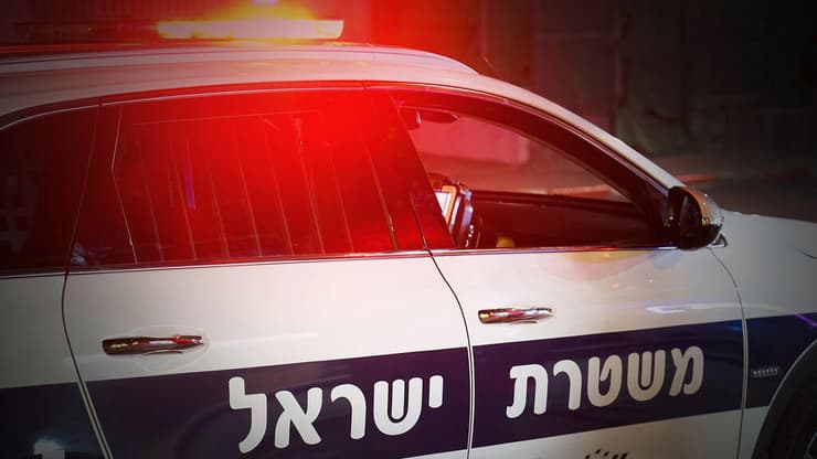 המשטרה מפנה לעירייה, שמפנה בחזרה למשטרה (צילום: shutterstock) משטרה