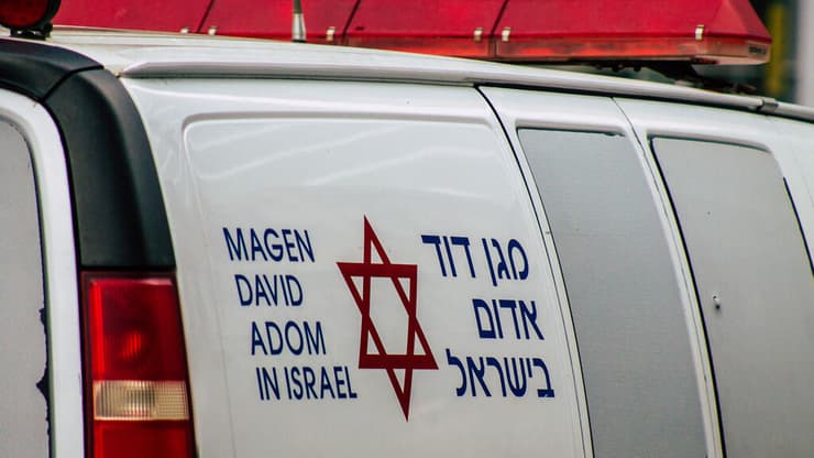 אמבולנס (צילום: shutterstock) אמבולנס
