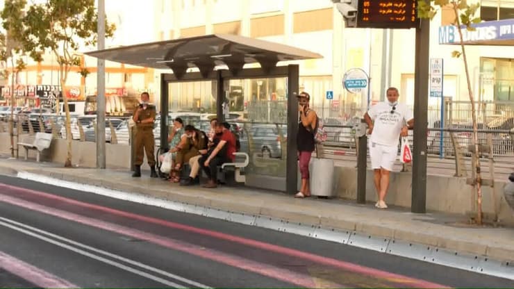 יצאנו לבדוק האם שומרים על ההנחיות במטרונית בחיפה