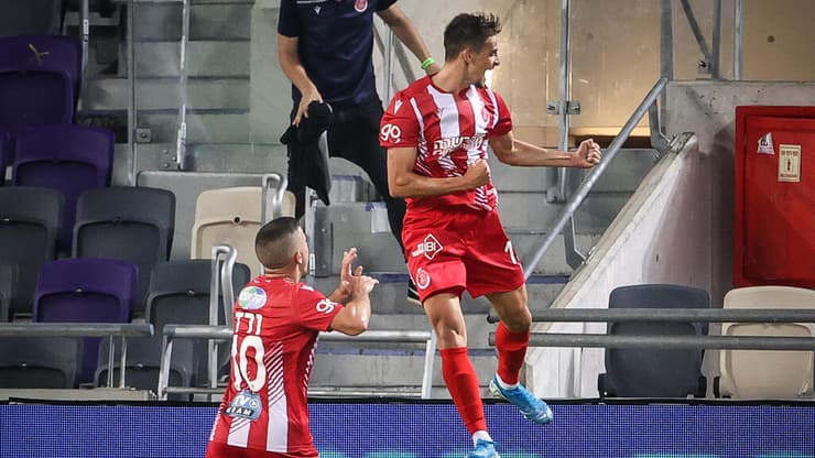 ליידנר חוגג במדי הפועל ת"א ב-2021 (צילום: עוז מועלם) דורון ליידנר