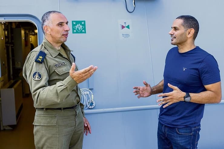 אלוף (מיל') אלי שרביט עם יוסי יהושוע באח"י עצמאות