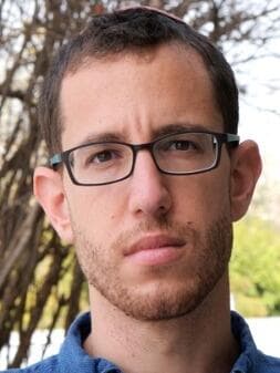 עקיבא לם (דניס ויסלפו) עקיבא לם