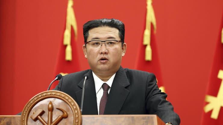 שליט צפון קוריאה קים ג'ונג און נואם ב-10 באוקטובר 2021