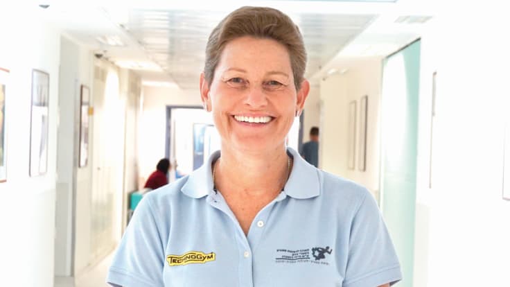 פרופ' נעמה קונסטנטיני, מומחית ברפואת משפחה ורפואת ספורט