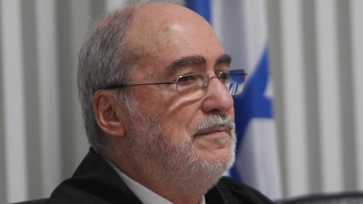 אשר גרוניס (צילום: אלכס קולומויסקי) אשר גרוניס