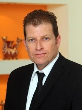 עו"ד ירון מויאל