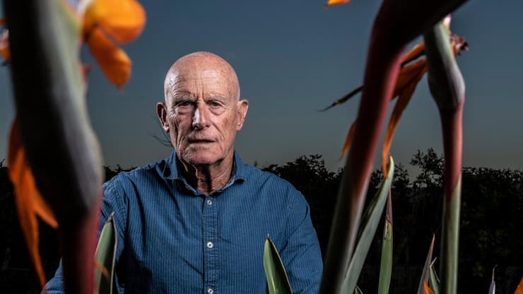 ההיסטוריה מתחרזת. עמי אילון